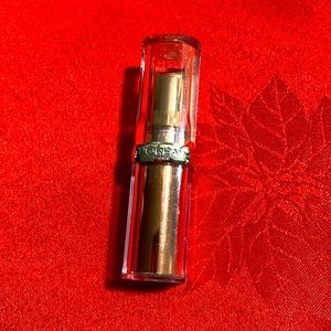 L’Oréal Paris. Goldfish color